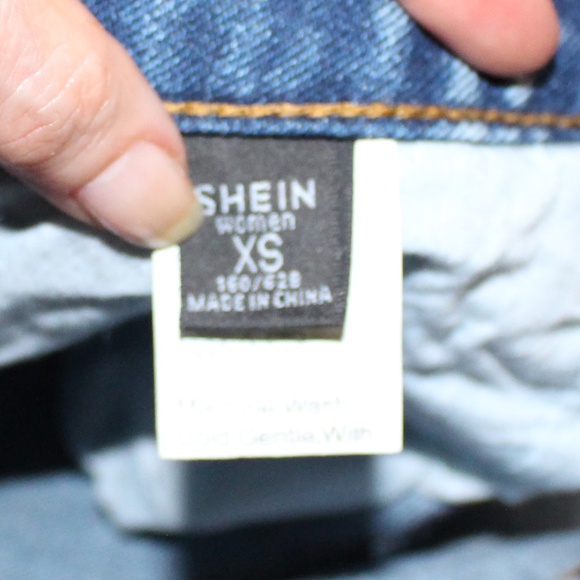 Shein, distressed high waisted jeans  XSmall - Picture 9 of 9